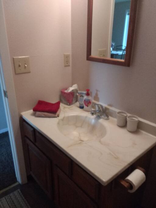 Bathroom with shower/tub stall