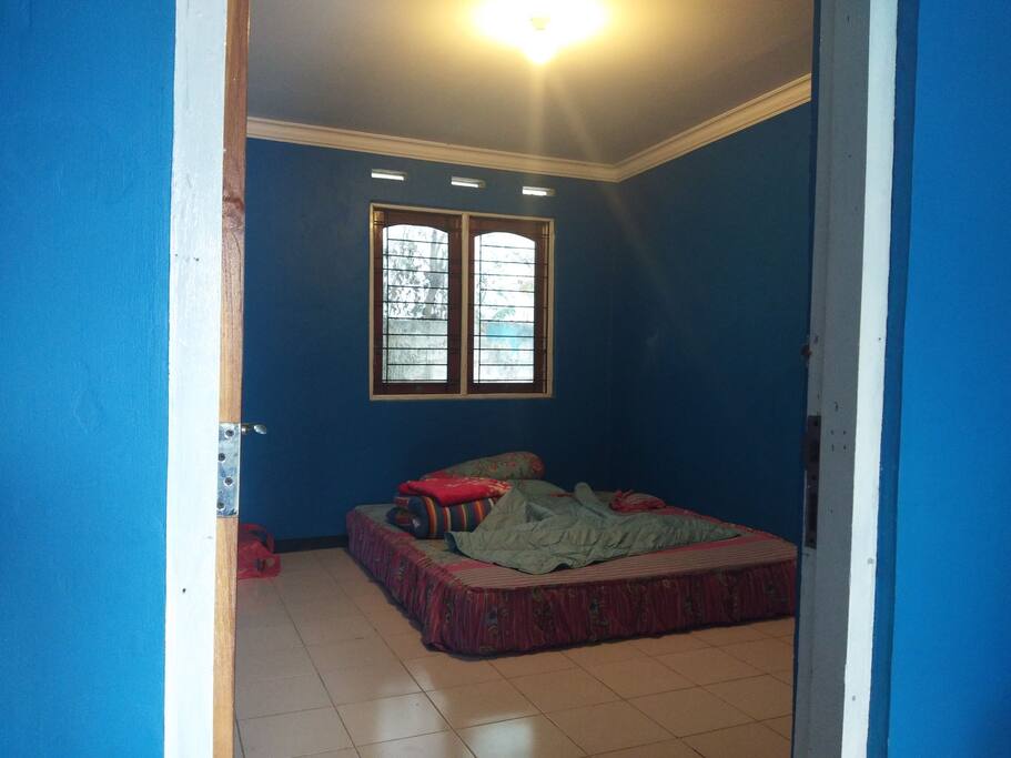 room with fan