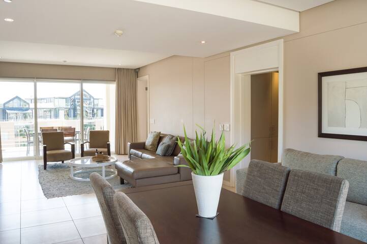 2 Bedroom Fourth Apartment in Marina Residential gallery image 3