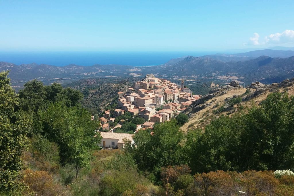 le village dans la montagne