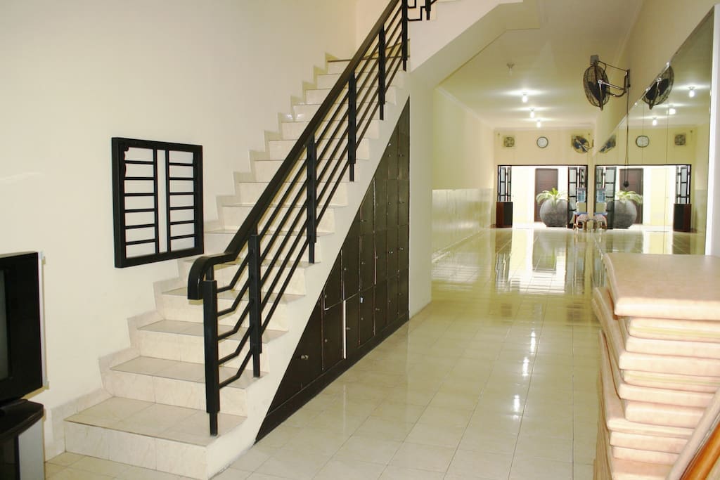 Stairs to the 1st floor.