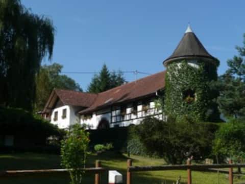 Domaine d'Estary Tower Gite