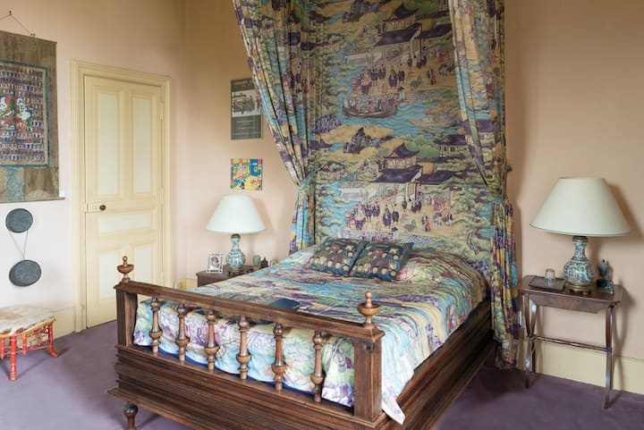 ห้องของ Jean Yves