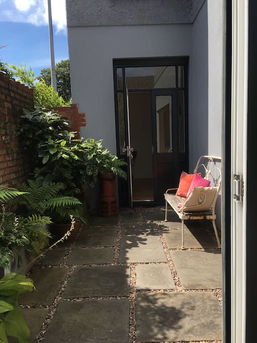 Sun trap throughout the day