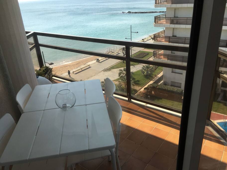 1/2 balconies, sea and pool/garden view