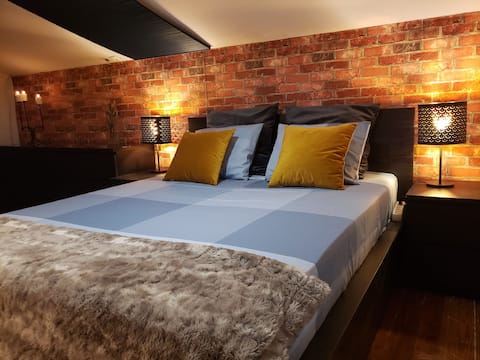 Lisbon Suite with private bathroom