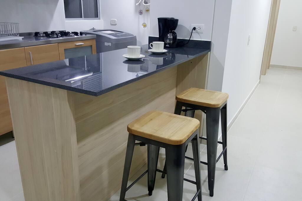 Breakfast Bar / Barra de desayuno.