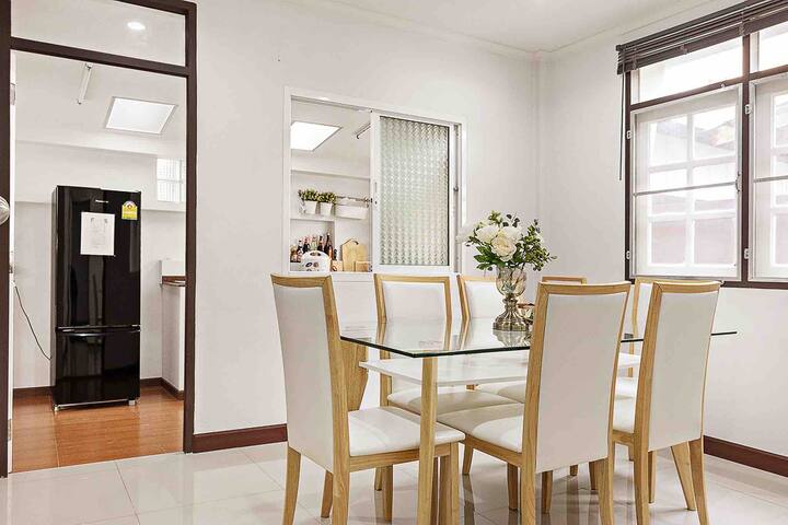 【雪梨的house】Sutthisan地铁口二层独栋别墅 带大花园 五卧三卫 gallery image 3