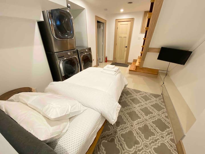 6th Twin Bedroom can be made if needed.
