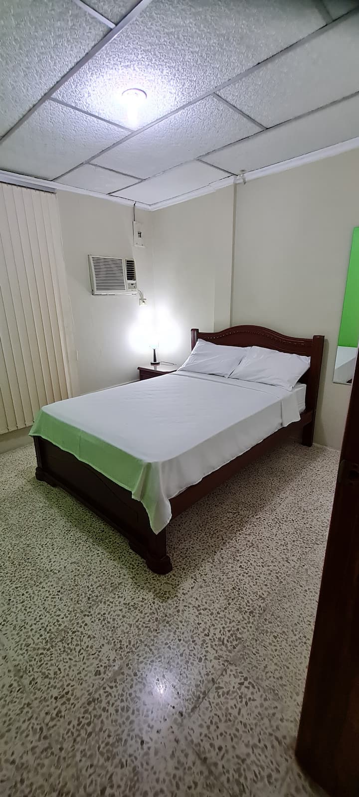 غرفة النوم 1