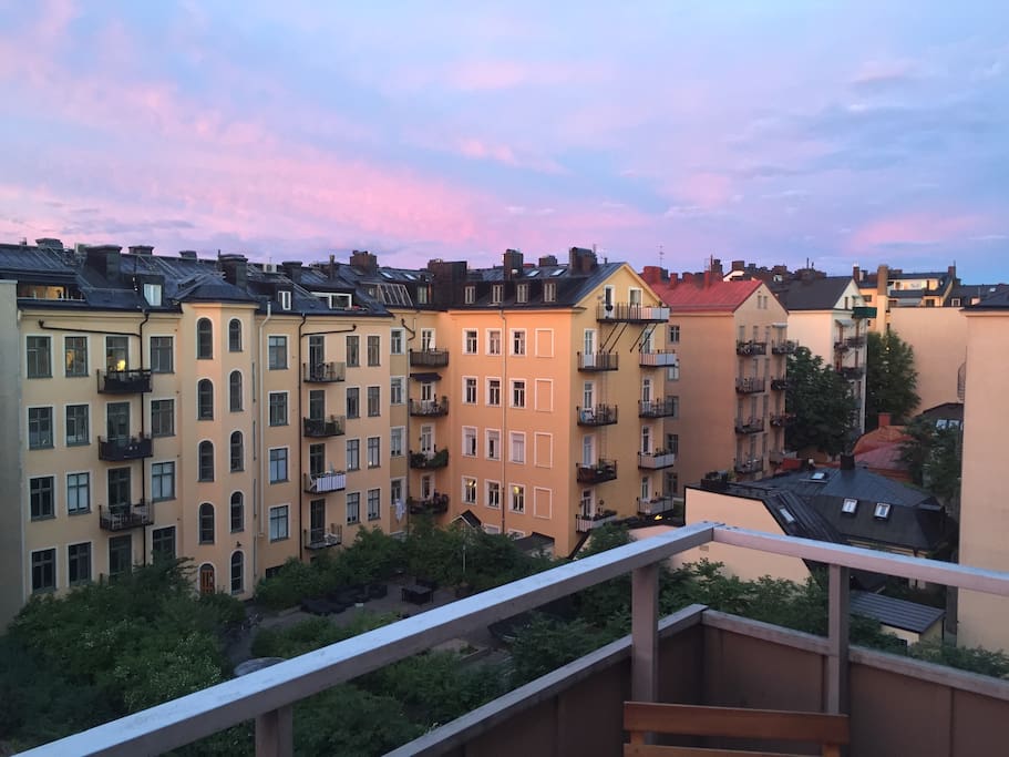 Twilight sky over the courtyard.