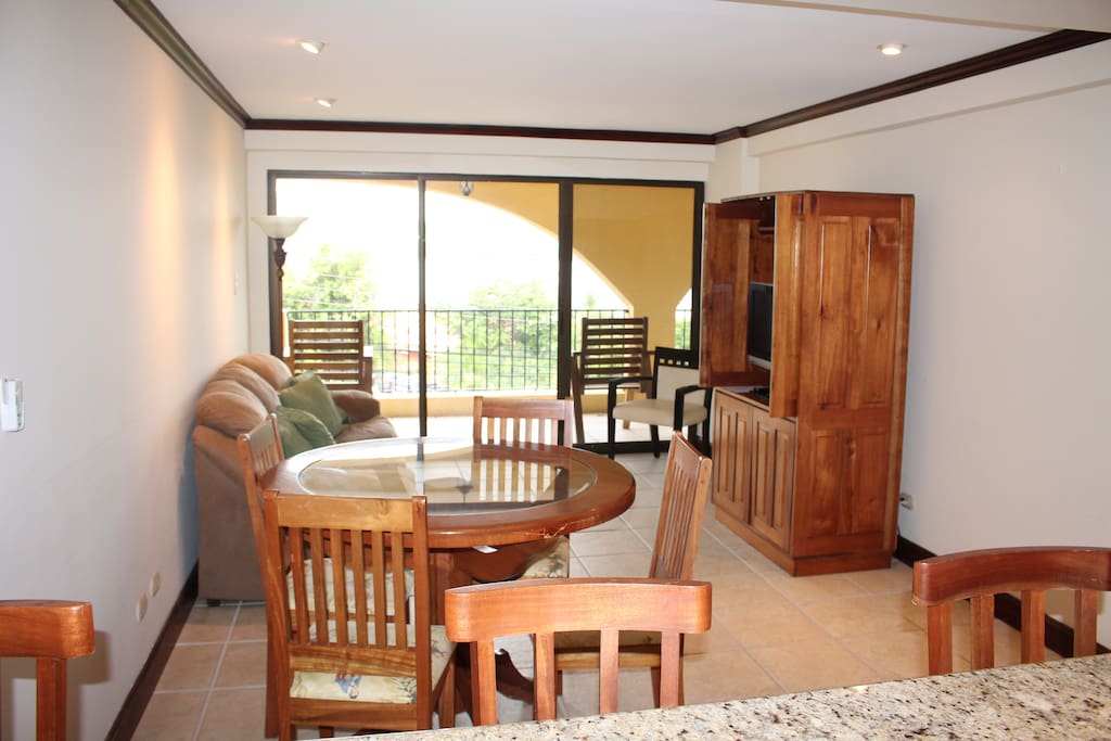 Living & dining area