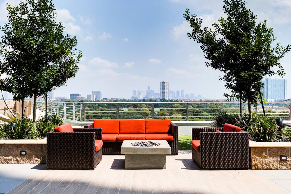 Rooftop lounge