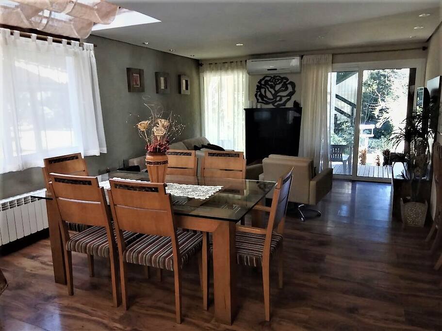 Sala de jantar com skylight
