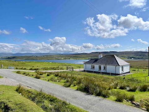 Lower Glen Cottage - Sea View Escape, Isle of Skye