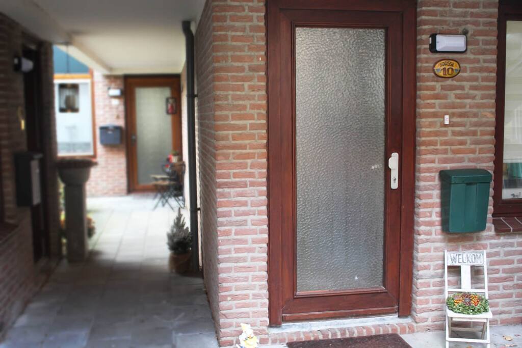 The cozy front area of the apartment, located in a complex with 40 apartments.