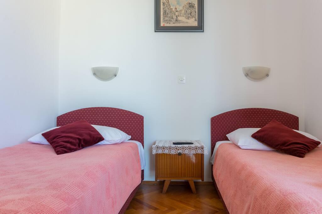 Room Meri