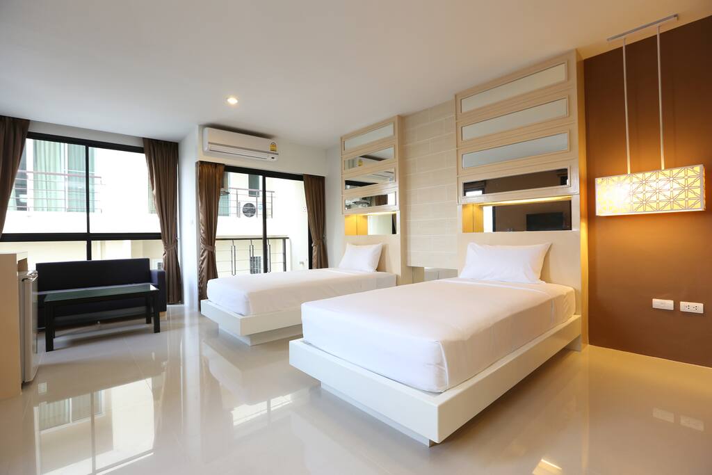 Twin Bed Room