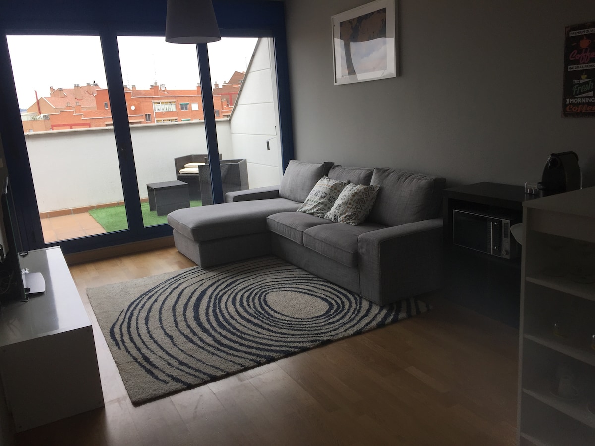 PENTHOUSE (9th FLOOR) WITH TERRACE 8 MIN. FROM THE CENTER 2