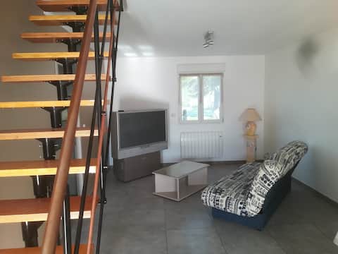 Popular Airbnb listing: House at the foot of the 24 Hours Circuit and exhibition park in Arnage