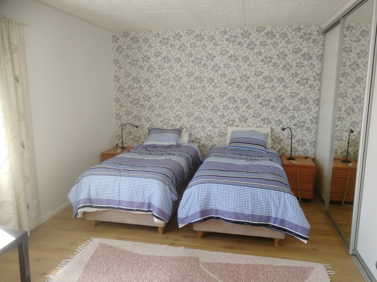 Საძინებელი 2 × 90 მოტორიანი საწოლი