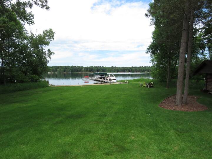 Lake Front Cabin Ossawinnamakee w/New 25ft Pontoon