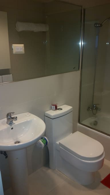 BAÑO/BATHROOM