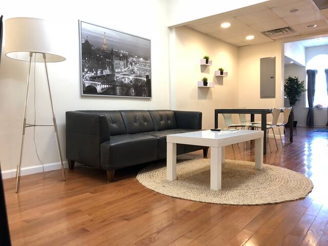 Summer Place [ Room 1 ] Convention Center City