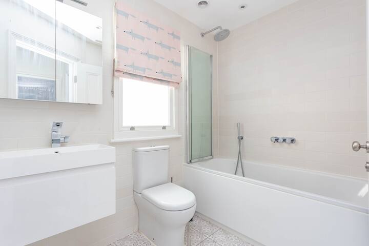 Beautiful Edwardian House in Wimbledon gallery image 4