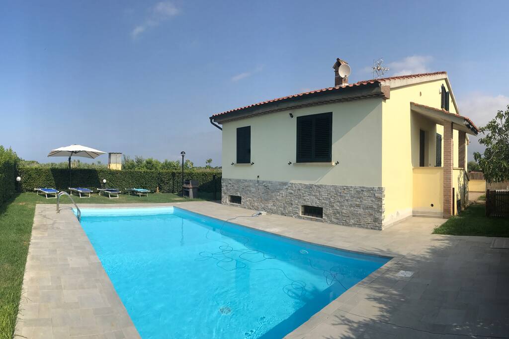 piscina e casa
