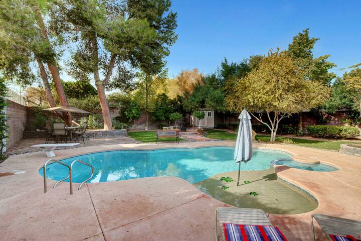 ELEGANT HOME CLOSE TO LV STRIP (up to 7 guests) gallery image 3