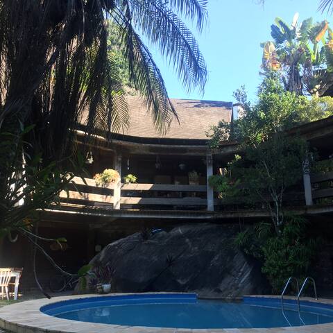 Na Floresta da Tijuca, uma linda casa. gallery image 2