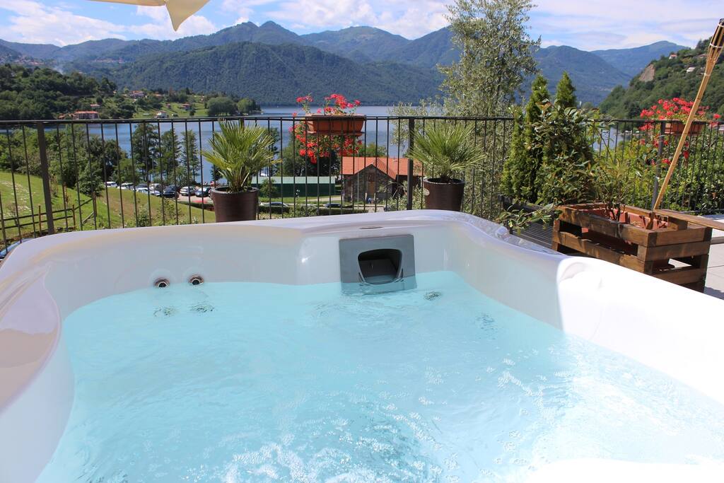 jacuzzi lake view on the terrace