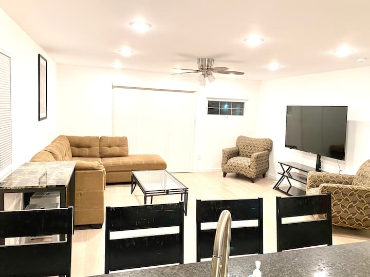 Gem 3 Br/ 3 Ba /Yard/ Sleeps 10-5 Min To Waterpark - Atlantic City