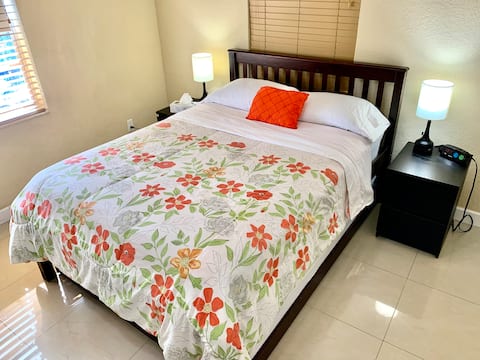 Successful Airbnb property: Few Blocks to Miami Airport & Freedom Park Stadium in North Grapeland Heights