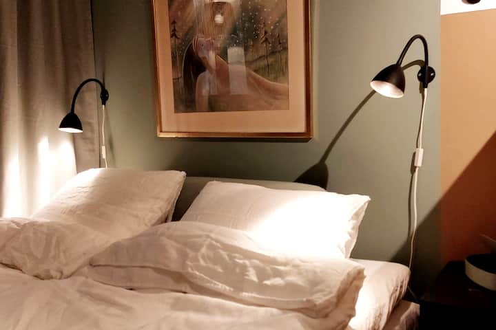 Dubbelsäng 140 cm / Dubb-säng 140 cm uppfödd.