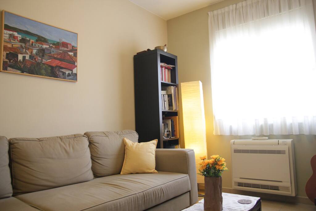 Spacious living room