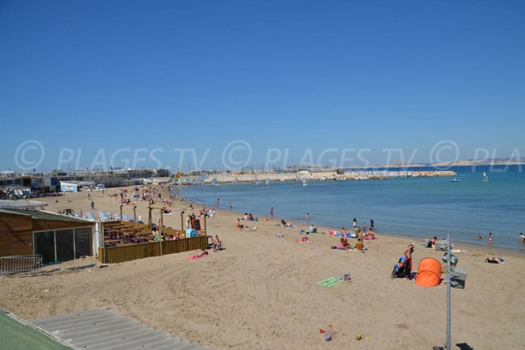 Plage Pointe Rouge 100m à gauche en sortant de l'appartement