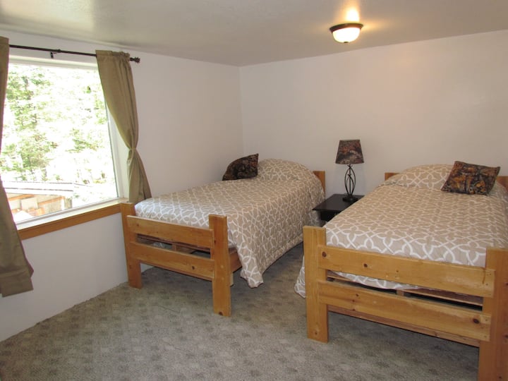 8 Best Places to Surf And Stay In Yakutat, Alaska Updated 2024 Trip101