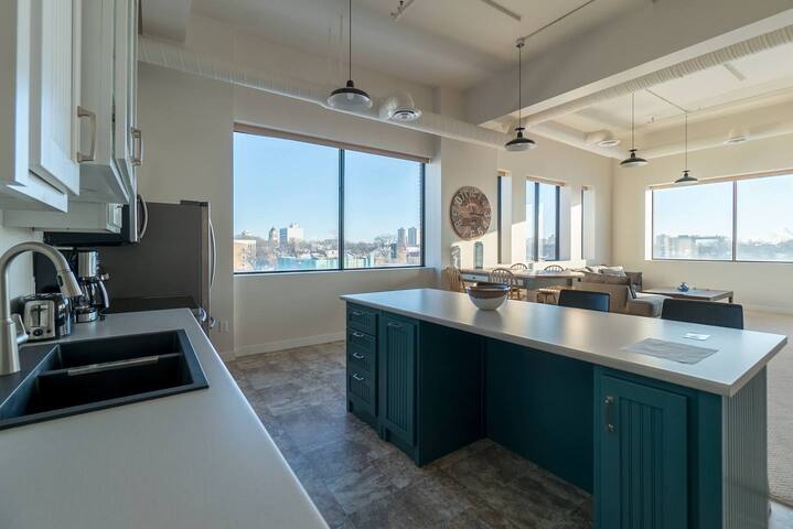 #7 Executive Stay Gorgeous 2 Bedroom 2 Bathroom gallery image 2