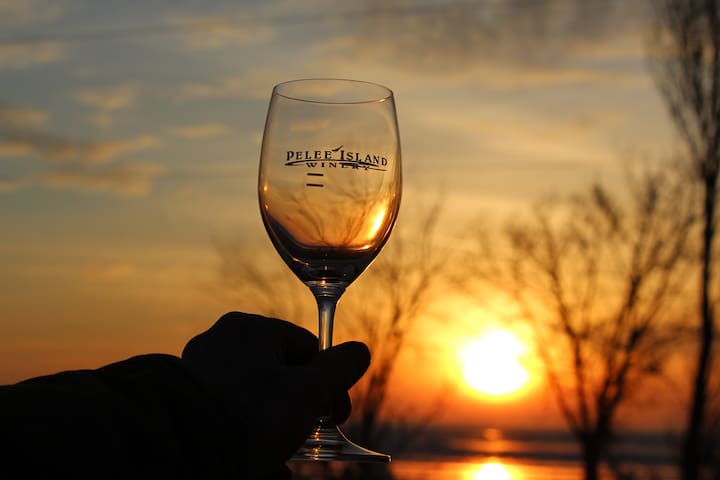 Airbnb Pelee Island Vacation Rentals Places To Stay