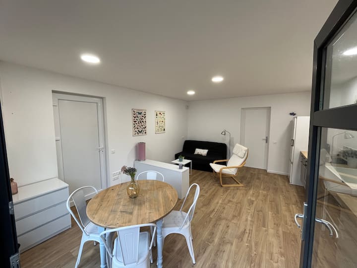 Lumineux Appartement Au Calme Pour 4 Personnes - Bonneville