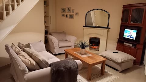Lovely, Modern & Cosy 1 Bed Self Contained Apt.