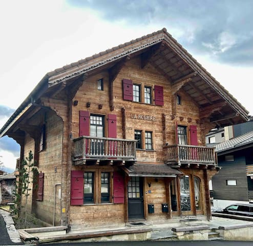 “La Rosière” Stylish Chalet in Villars Center