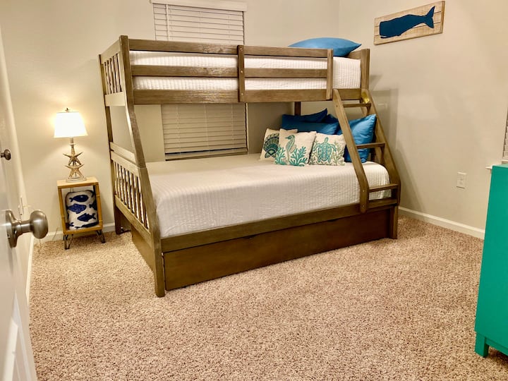 Dvokrevetna soba s bračnim krevetom 