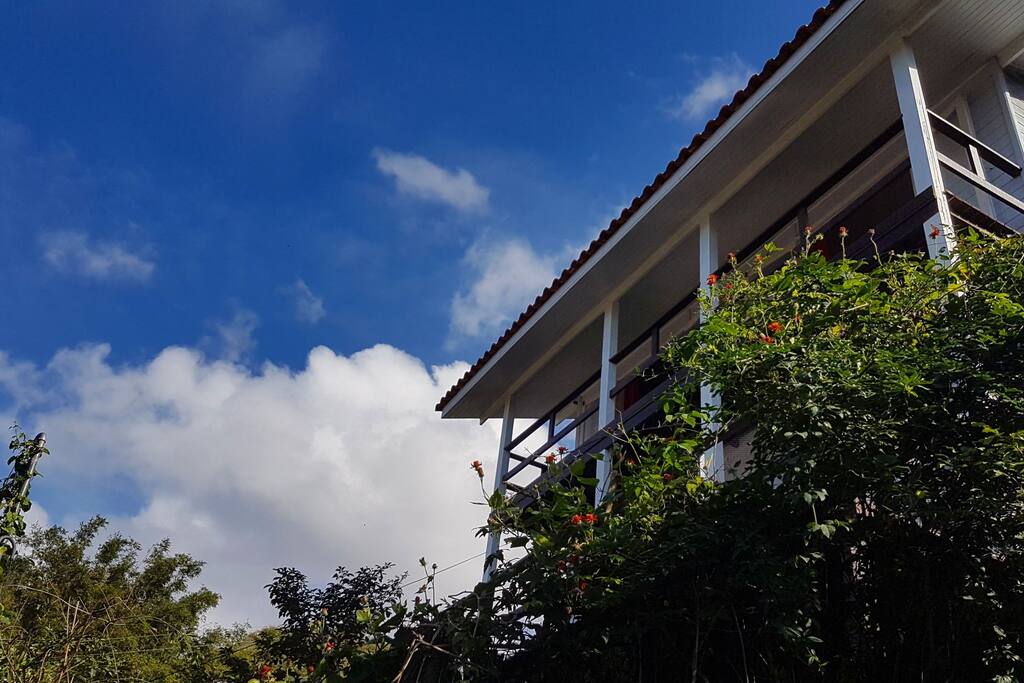 Casa vista de fora.