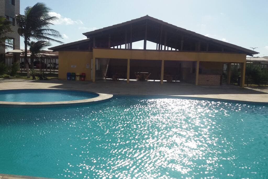 piscina do condominio