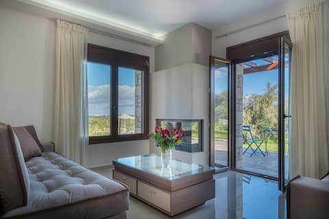 Top Airbnb: Olive garden villa with private pool (Anthelia) in Δήμος Μυλοποτάμου