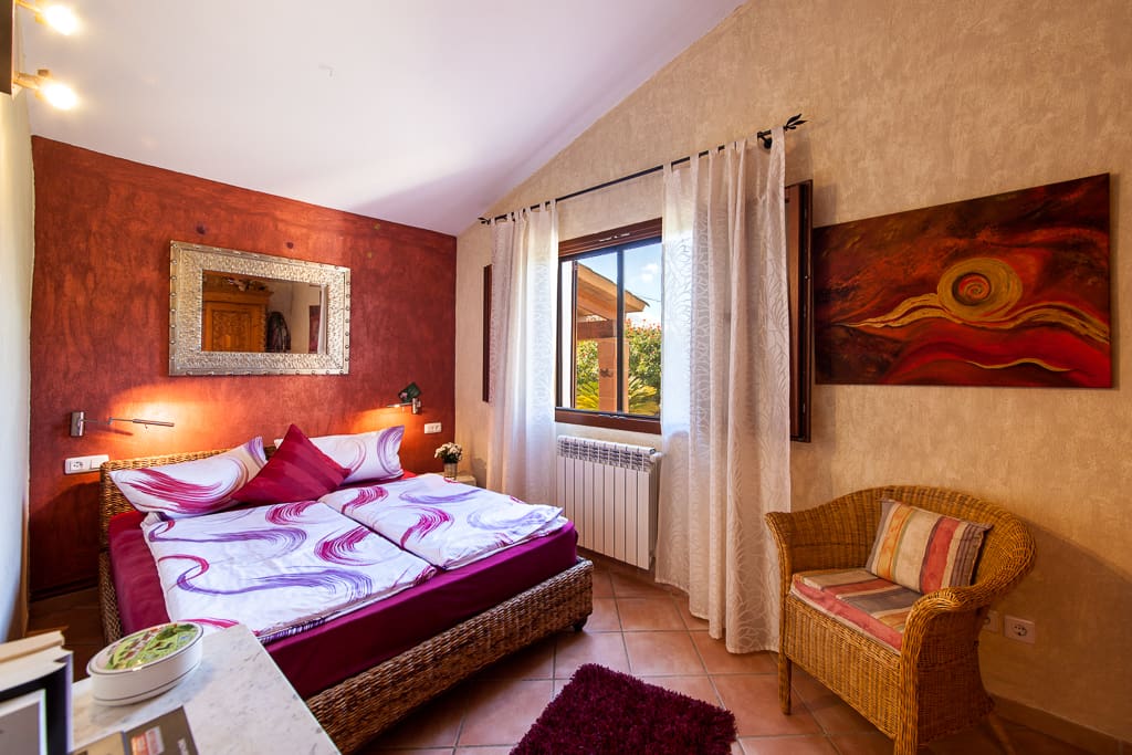 Das Schlafzimmer 1 im Haupthaus