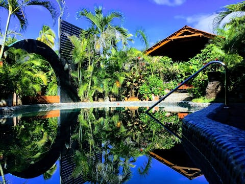 All -Included Villa, 2 pools, 20 steps to beach